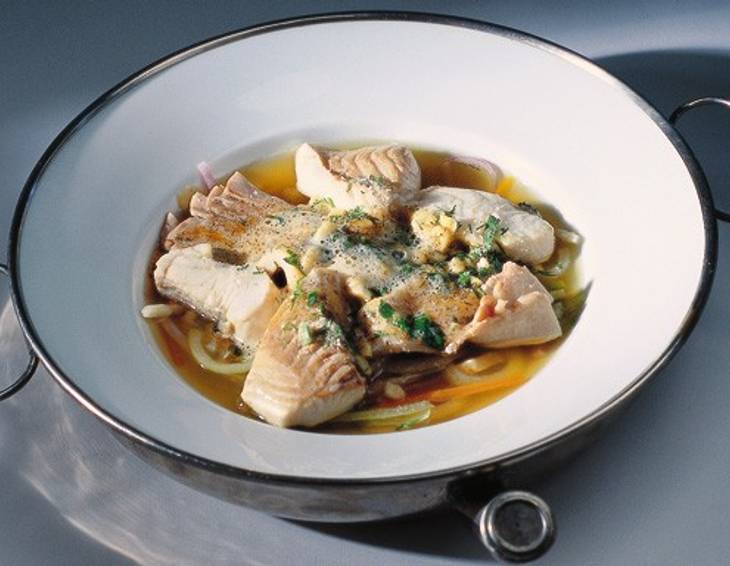 Heiß abgesottenes Fisch-Allerlei Heiß abgesottenes Fisch-Allerlei