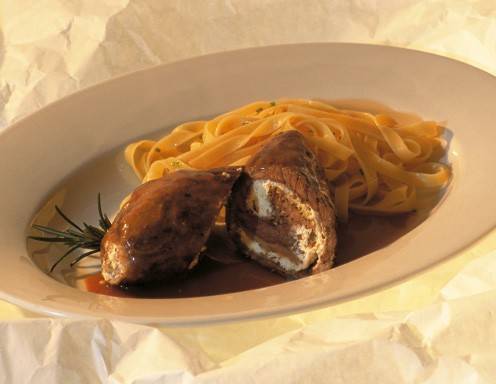 Styria-Beef-Roulade mit Kürbiskern-Topfenfülle