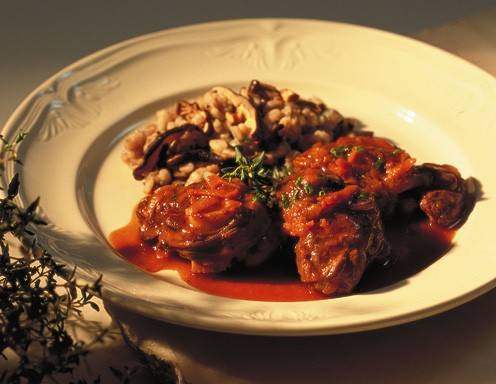 Geschmorte Lammhaxenscheiben auf Ossobuco-Art Rezept - ichkoche.de Geschmorte Lammhaxenscheiben auf Ossobuco-Art Rezept - ichkoche.de