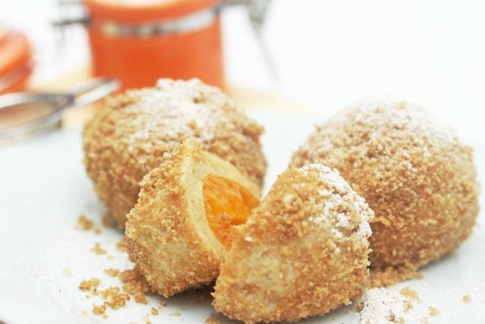 Topfen-Marillen Knödel aus dem Dampfgarer Topfen-Marillen Knödel aus dem Dampfgarer