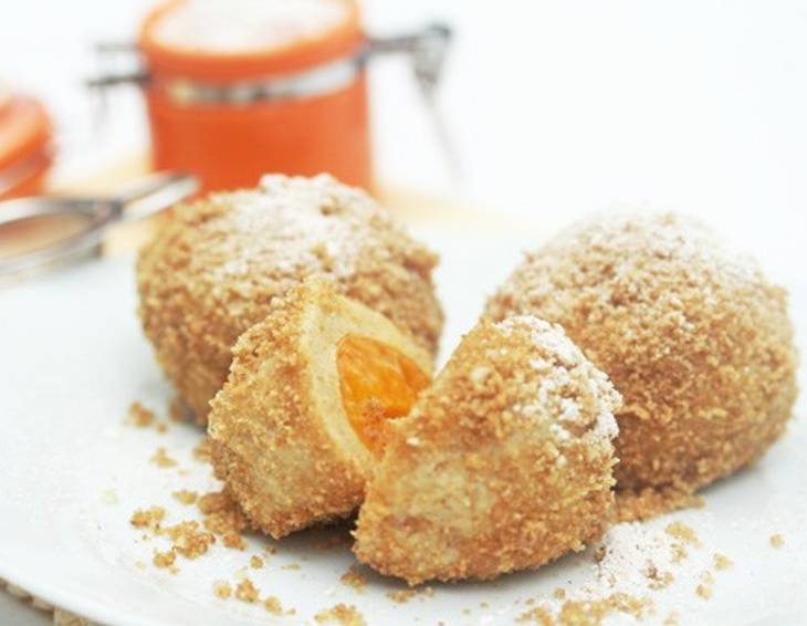 Topfen-Marillen Knödel aus dem Dampfgarer Topfen-Marillen Knödel aus dem Dampfgarer