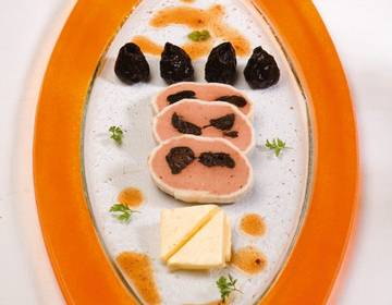 Entenleberparfait mit Weinbrandzwetschken Entenleberparfait mit Weinbrandzwetschken