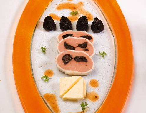 Parfait von der Gänseleber mit Quitten und Pistazienöl Rezept - ichkoche.at Parfait von der Gänseleber mit Quitten und Pistazienöl Rezept - ichkoche.at