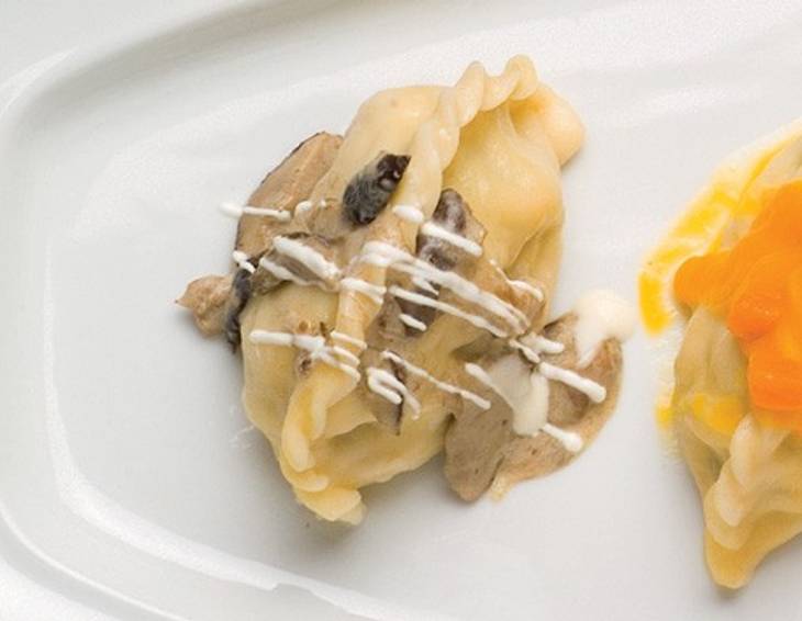 Kärntner Kasnudeln mit Steinpilzsauce Kärntner Kasnudeln mit Steinpilzsauce