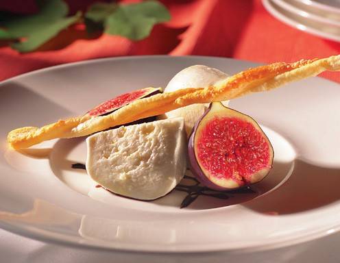 Mozzarella mit Feigen Mozzarella mit Feigen