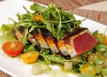 Carpaccio von rotem Thunfisch mit Melone Carpaccio von rotem Thunfisch mit Melone