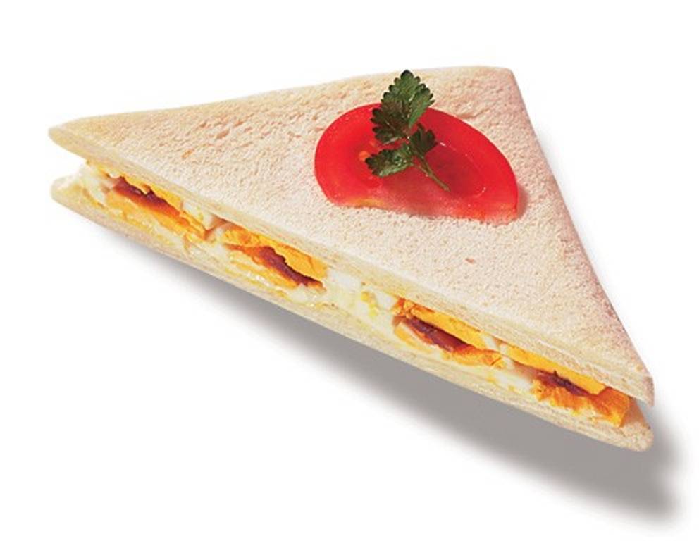 Tramezzini mit Ei und Sardellen Tramezzini mit Ei und Sardellen