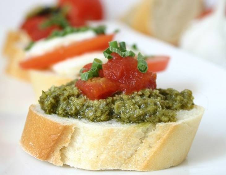 Bruschetta mit Kräutern Bruschetta mit Kräutern