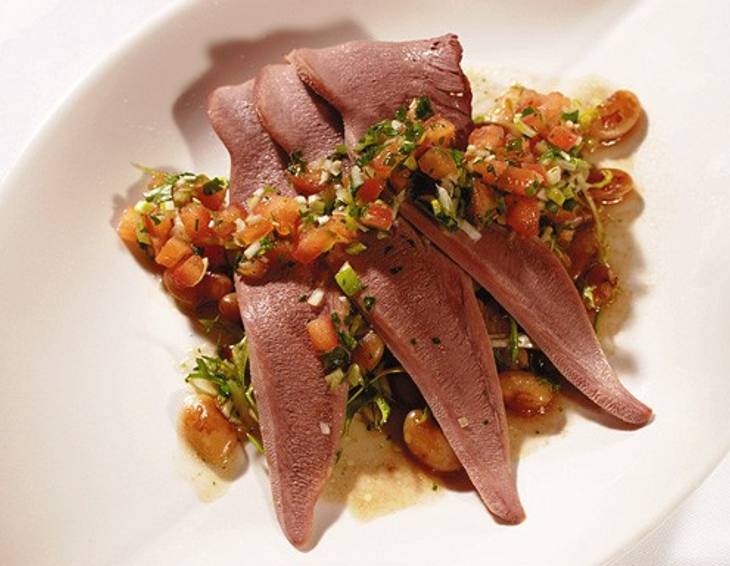 Kalbszüngerlsalat mit Bohnen Kalbszüngerlsalat mit Bohnen