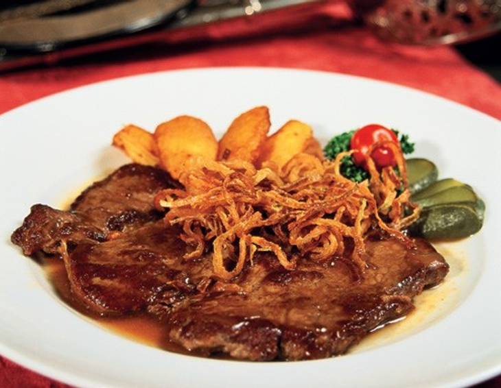 Wiener Zwiebelrostbraten Wiener Zwiebelrostbraten