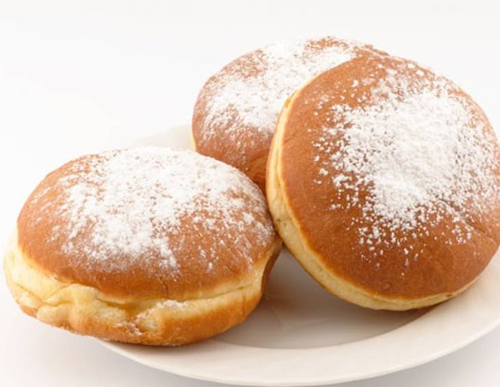 Welsche Faschingskrapfen mit Rosinen Welsche Faschingskrapfen mit Rosinen