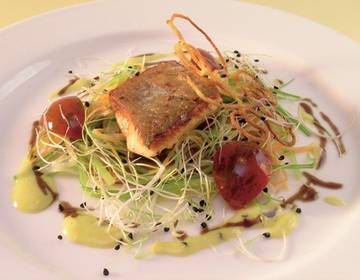 Gebratener Saibling in Bucheckernvinaigrette Gebratener Saibling in Bucheckernvinaigrette