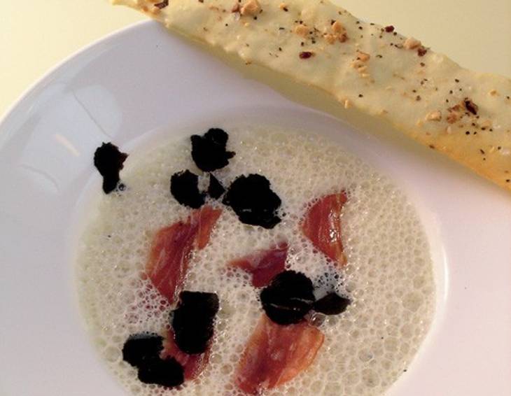 Pastinakensupperl mit Bucheckerncrackers Pastinakensupperl mit Bucheckerncrackers