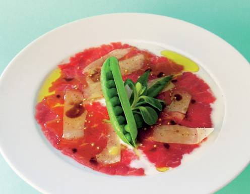 Carpaccio vom Waldviertler Rind mit Buttermilch und Hanföl