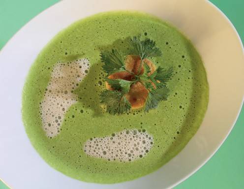 Brennnesselsuppe mit Lupinenwaffel Rezept - ichkoche.de