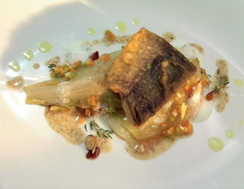 Saiblingsfilet mit gedünstetem Kochsalat und Mandelöl Rezept - ichkoche.ch