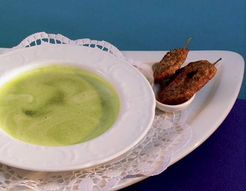 Gurkensalat mit Sauerrahm Rezept - ichkoche.at Gurkensalat mit Sauerrahm Rezept - ichkoche.at