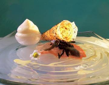 Lachsforellenfilet mit Mohnöl gedämpft Lachsforellenfilet mit Mohnöl gedämpft