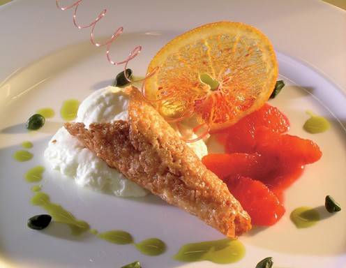 Vanille-Kürbisparfait mit eingelegter Williamsbirne und ... Vanille-Kürbisparfait mit eingelegter Williamsbirne und ...