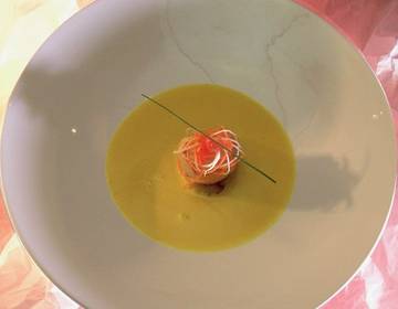 Gebratene Jakobsmuscheln im malaysischen Gewürzsüppchen Gebratene Jakobsmuscheln im malaysischen Gewürzsüppchen