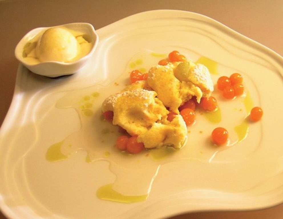 Trauben-Topfenschmarren mit Johannisbeerparadeisern und Traubenkernöl Trauben-Topfenschmarren mit Johannisbeerparadeisern und Traubenkernöl