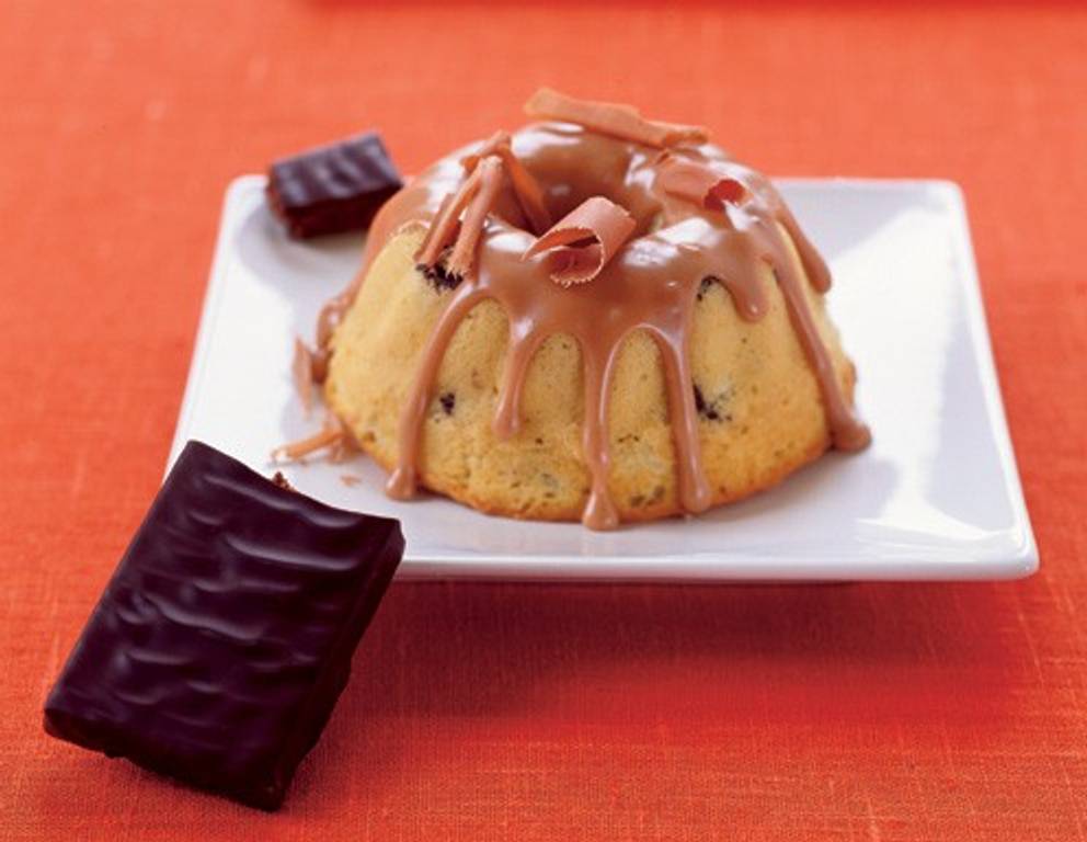 Mini-Kaffeeschokolade Gugelhupf mit Nüssen Mini-Kaffeeschokolade Gugelhupf mit Nüssen