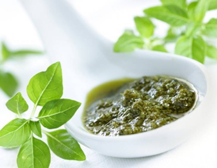 Spinat-Basilikum-Pesto Spinat-Basilikum-Pesto