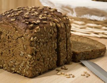 Schwarzbrot Schwarzbrot
