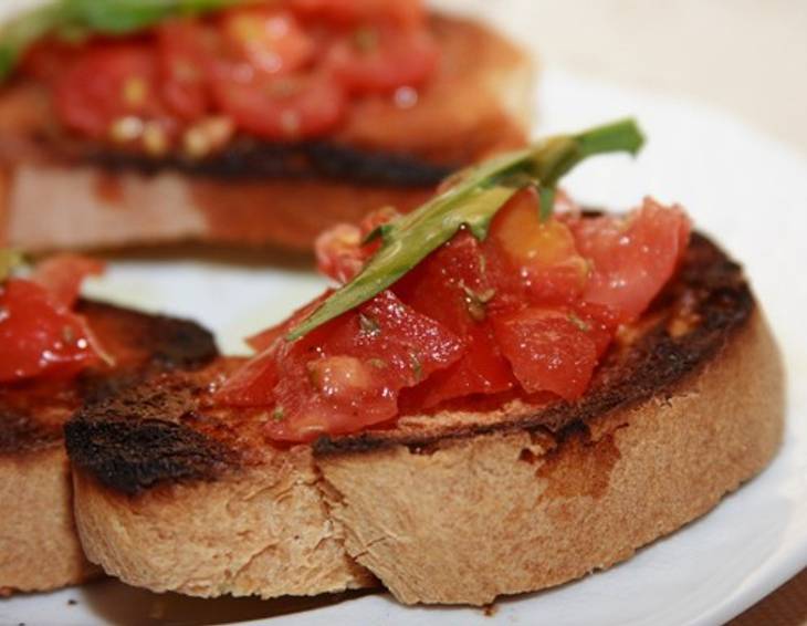 Bruschetta mit Tomaten Bruschetta mit Tomaten