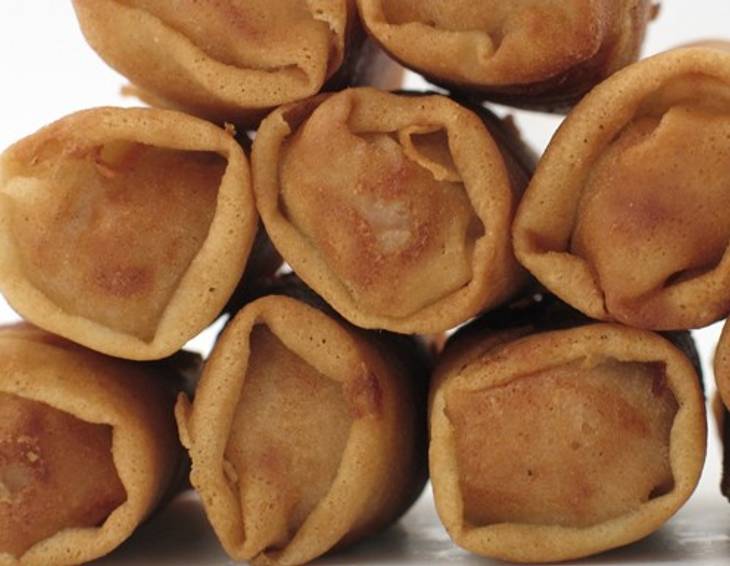 Frühlingsrollen mit fruchtiger Fülle Frühlingsrollen mit fruchtiger Fülle