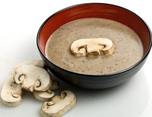 Erdäpfelsuppe mit Wiesenchampignons