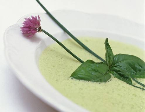 Rahmsuppe von Basilikum und Schnittlauch Rezept - ichkoche.de Rahmsuppe von Basilikum und Schnittlauch Rezept - ichkoche.de