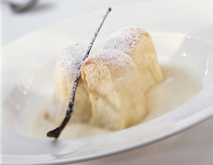 Buchteln mit Vanillesauce Buchteln mit Vanillesauce