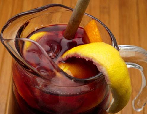 Sangria - mit Fruchtstücken Rezept - ichkoche