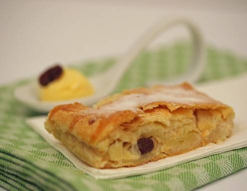 Strudel mit Birnentopfenfüllung