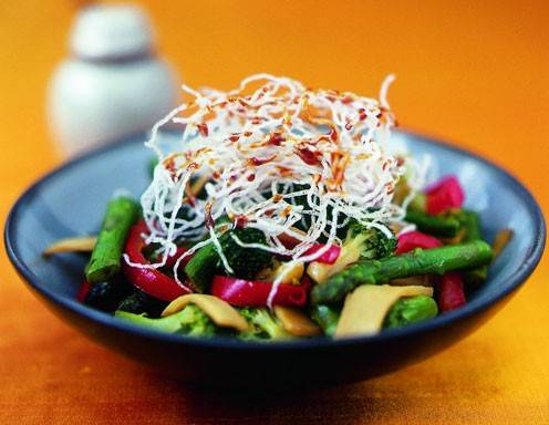 Gebratene Nudeln mit Gemüse Rezept - ichkoche.de Gebratene Nudeln mit Gemüse Rezept - ichkoche.de