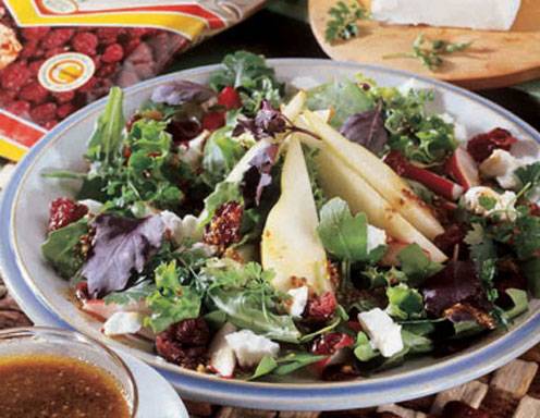 Sommersalat mit Ziegenkäse und Cranberries Rezept - ichkoche.de