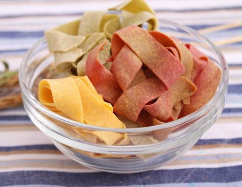 Bunte Bandnudeln mit Gemüsesauce Rezept - ichkoche.at Bunte Bandnudeln mit Gemüsesauce Rezept - ichkoche.at