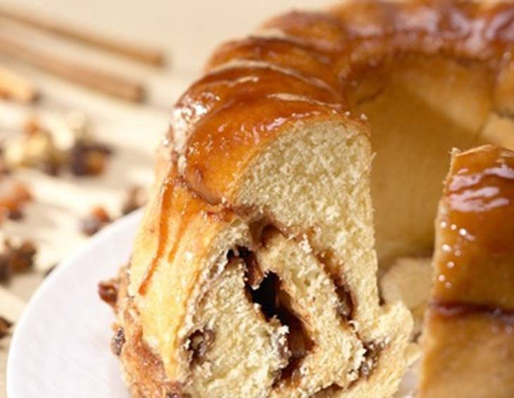 Gugelhupf mit Rosinen Gugelhupf mit Rosinen