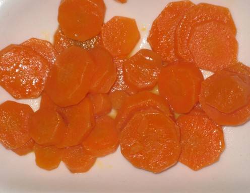 Glasierte Karotten mit Erbsen Rezept - ichkoche.ch Glasierte Karotten mit Erbsen Rezept - ichkoche.ch