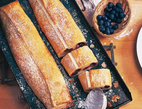 Topfen Heidelbeerstrudel Rezept - ichkoche.de Topfen Heidelbeerstrudel Rezept - ichkoche.de