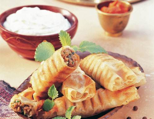 Fleischröllchen mit scharfer Sauce Rezept - ichkoche.at