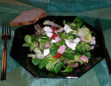 Blattsalat mit Schinken und Champignon Blattsalat mit Schinken und Champignon