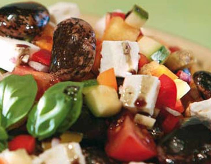 Schafkäsesalat mit Käferbohnen Schafkäsesalat mit Käferbohnen