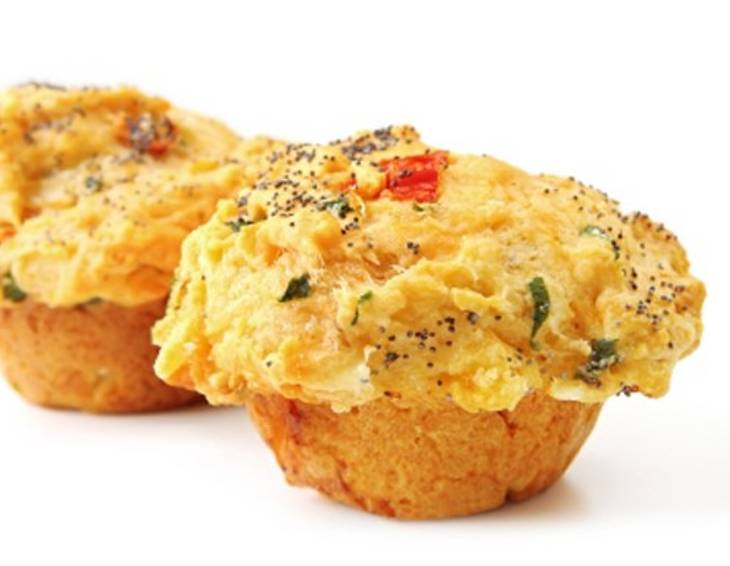 Muffins mit Spinat, Käse und getrockneten Tomaten