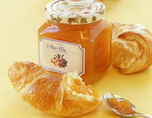 Pfirsich-Marillen-Gelee mit Mandelsplittern