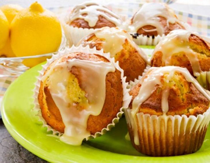 Mohn-Muffins mit Zitronenglasur