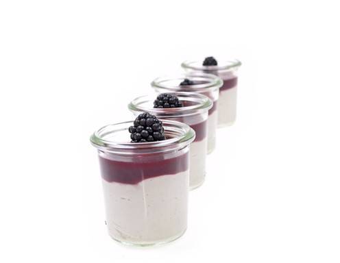 Brombeer Panna Cotta Rezept - ichkoche.ch