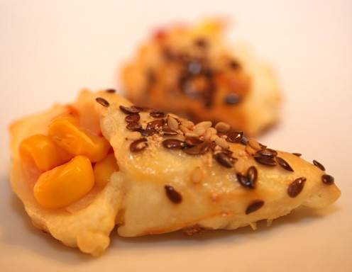 Blätterteig-Stanizel mit Mais Rezept - ichkoche.de