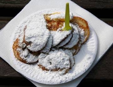 Poffertjes (Waffeln aus den Niederlanden) Poffertjes (Waffeln aus den Niederlanden)